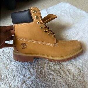 Timberland Men's Wheat Nubuck Boots
Contact via Messages 985-351-3111